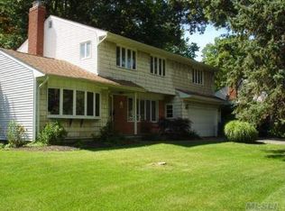 7 Darrell St, East Northport, NY 11731