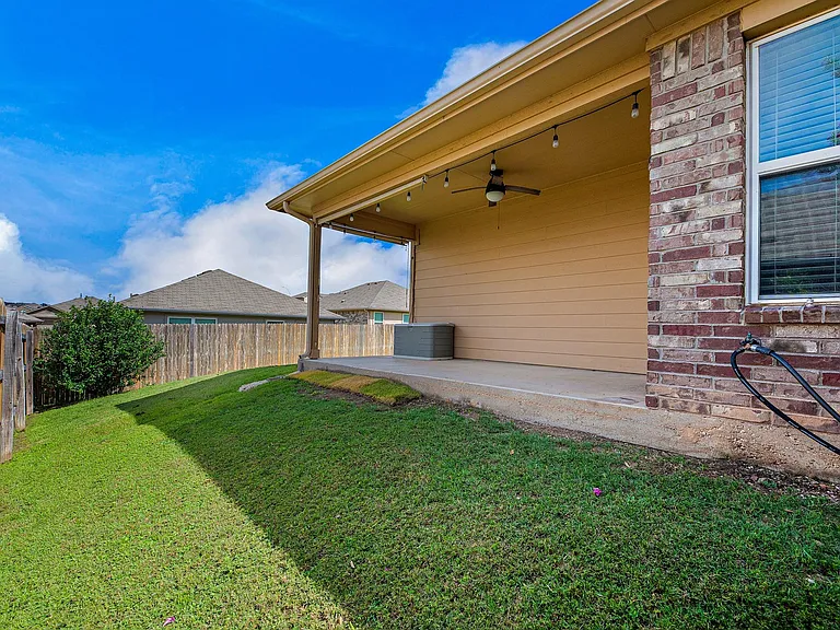 5916 Montrelia Dr — Photo 29