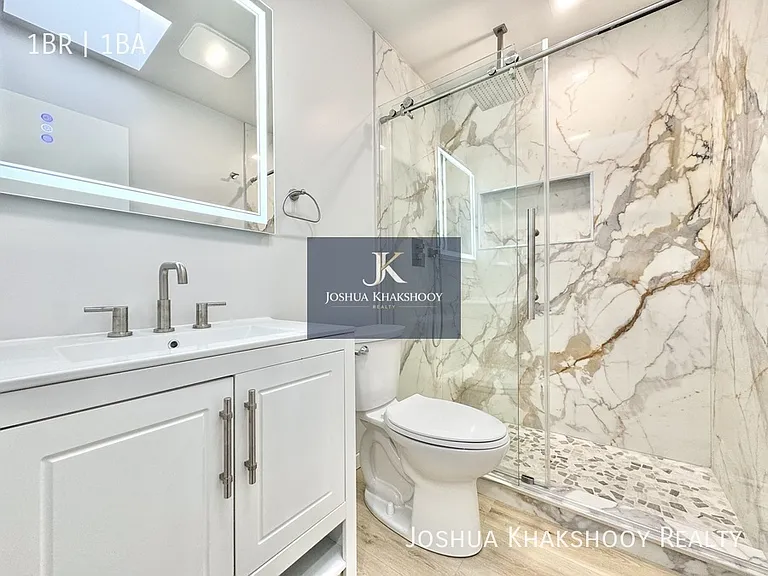 604 N Flores St #5 — Photo 13