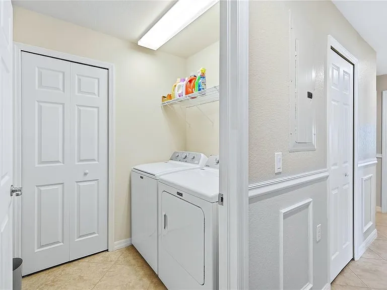 424 Winding Brook Ln #104 — Photo 38