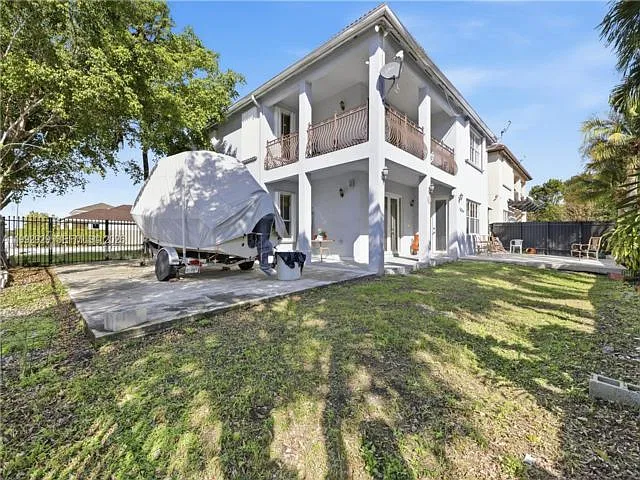 15184 SW 20th St — Photo 16