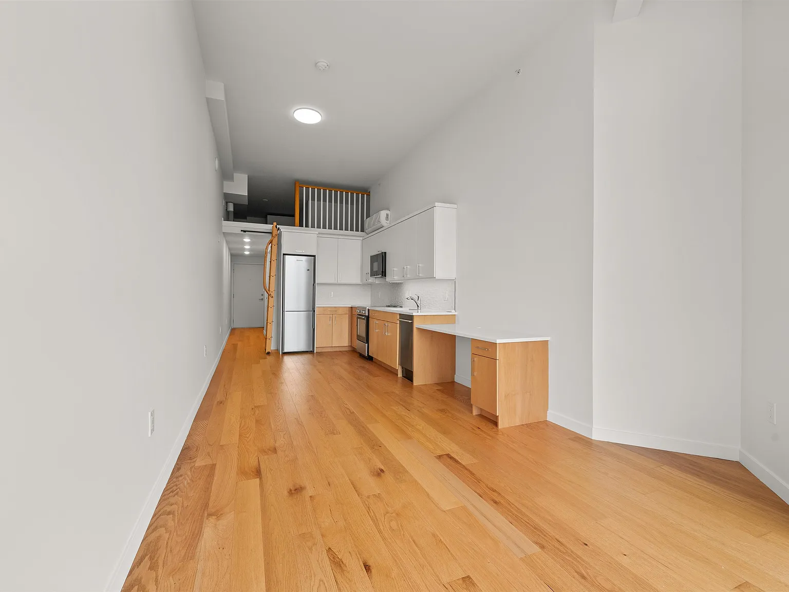 Studio, 1.0 bath, 577 sqft, $2,595 — Photo 3