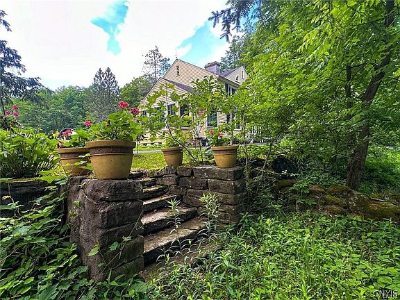 5th image of 185 Dairy Hill Rd