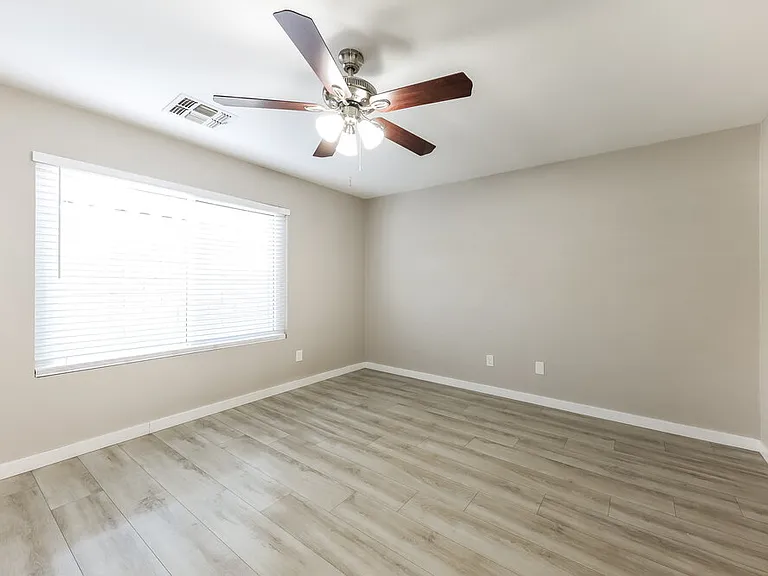 10509 W Angels Ln — Photo 10