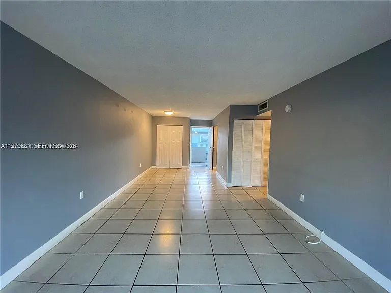 1735 W 60th St #M301 — Photo 8