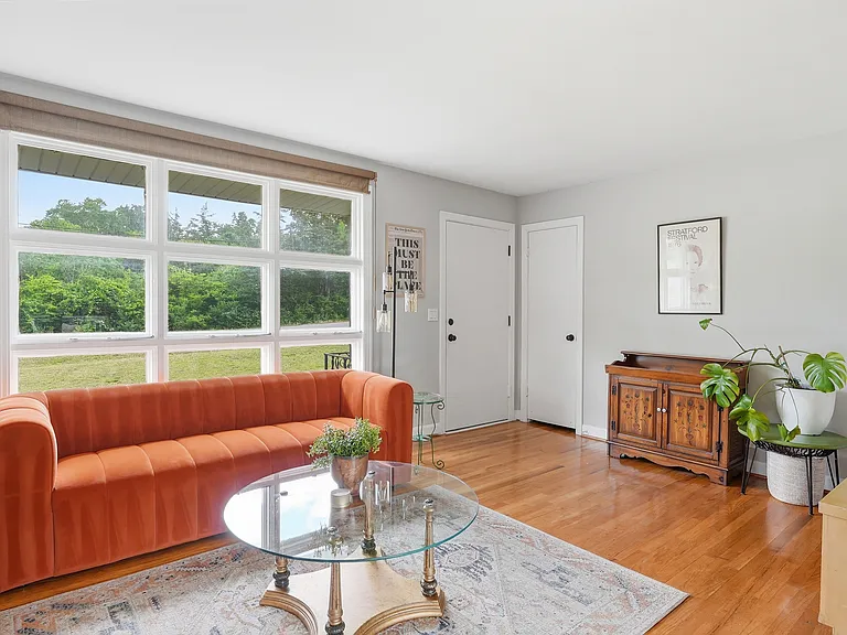 368 Oakview Dr — Photo 7