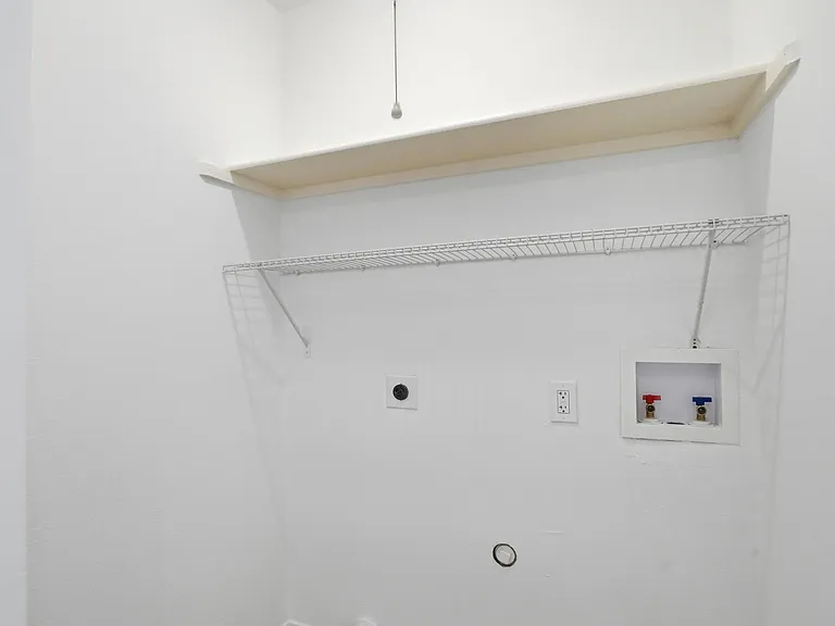 204 Samuel Blvd #I-3 — Photo 15