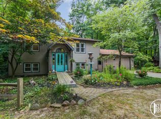 129 W Beech St, Fruitport, MI 49415