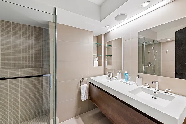 Sold by Nest Seekers International | media 23