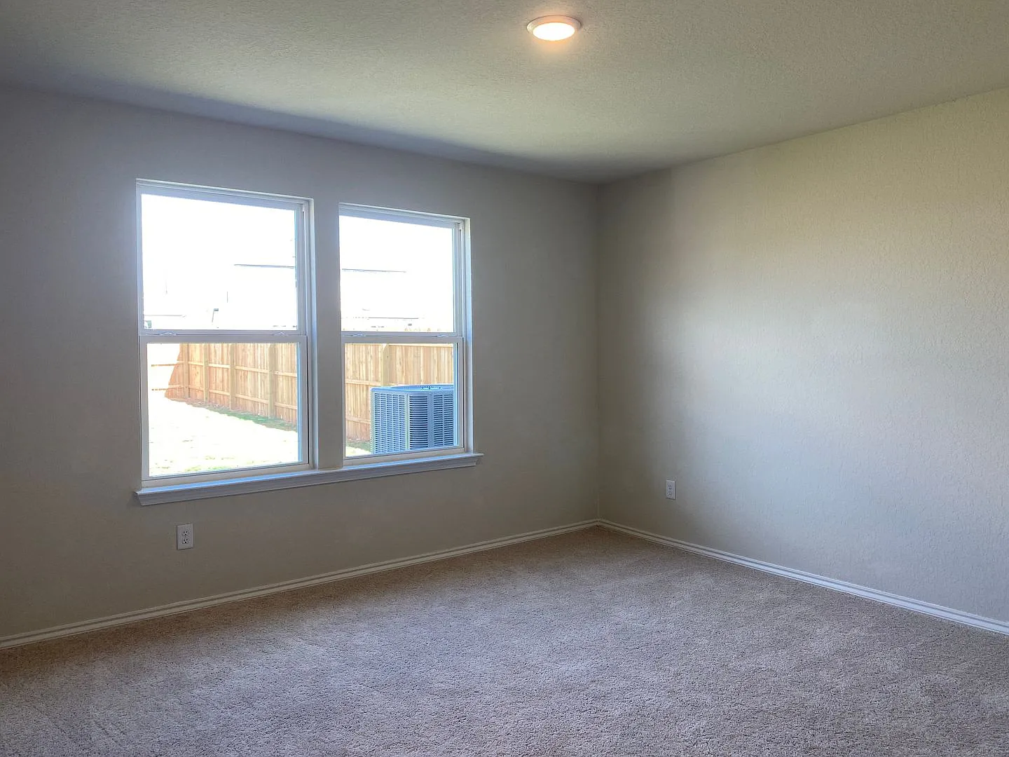 Welcome home to 6231 Windy Green! — Photo 4