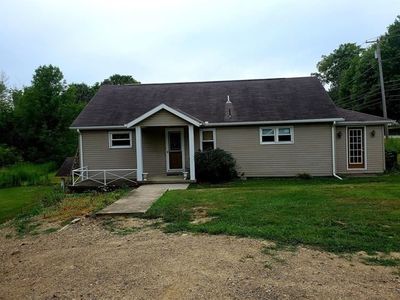 1766 E Poland Rd, New Castle, PA, 16102