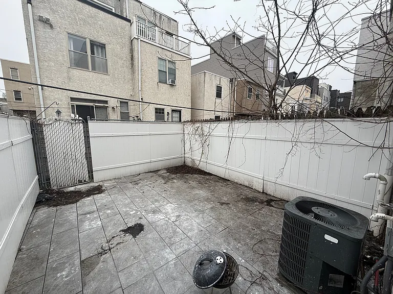 1745 Federal St — Photo 24