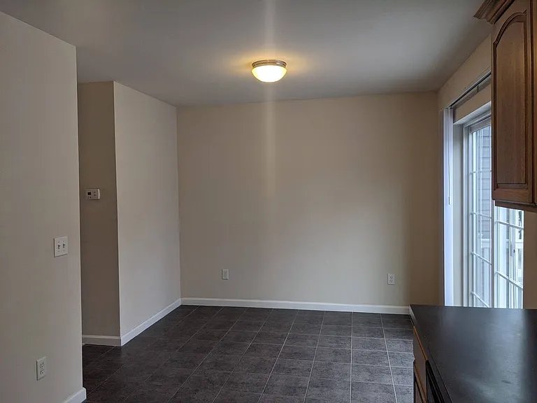 225 Crown Ct — Photo 18