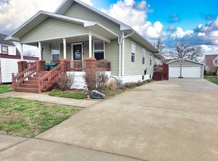 127 Flora Ave, Flora, IL 62839