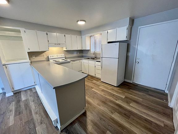 5th image of 3020 S Clinton Rd APT 51