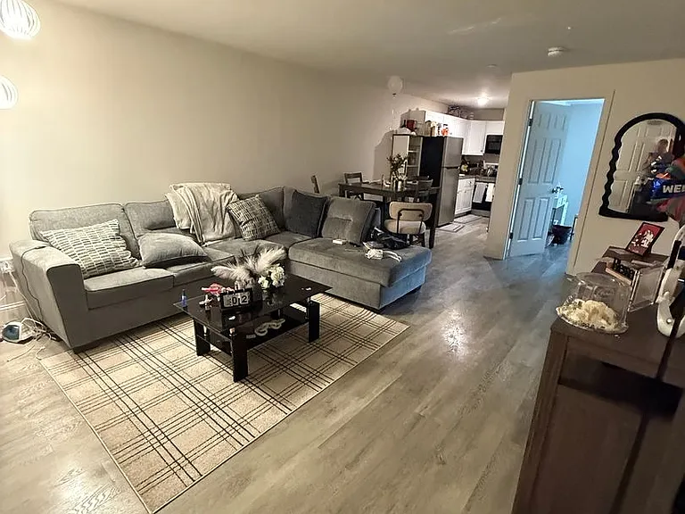 235-239 Barnstable Rd — Photo 6