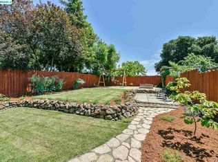 3858 Rhoda Ave, Oakland, CA 94602