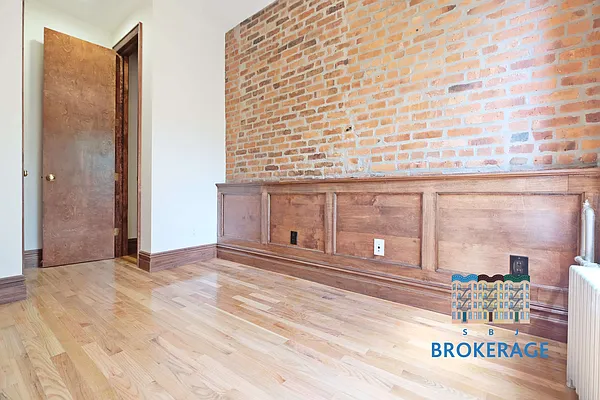 Rented by SBJ Brokerage, LLC | media 31