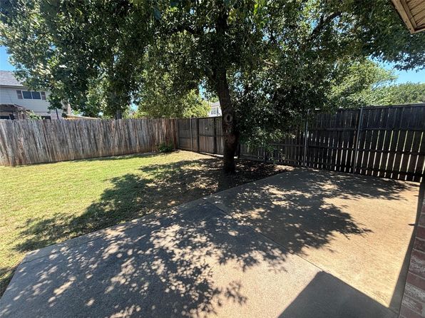2022 Yellowstone Ln, Corinth, TX 76210