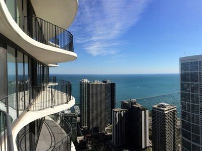 225 N Columbus Dr, Chicago, IL, 60601