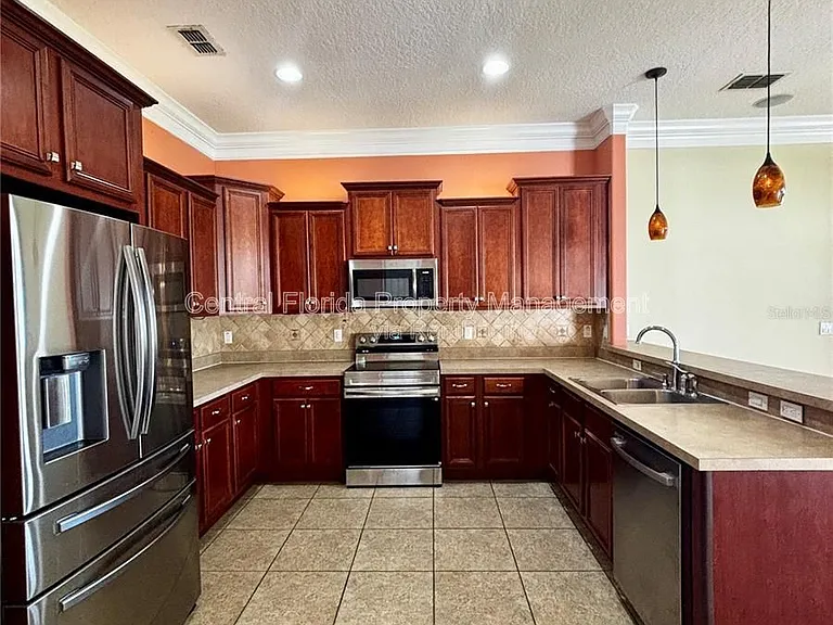 16127 Bristol Lake Cir — Photo 11