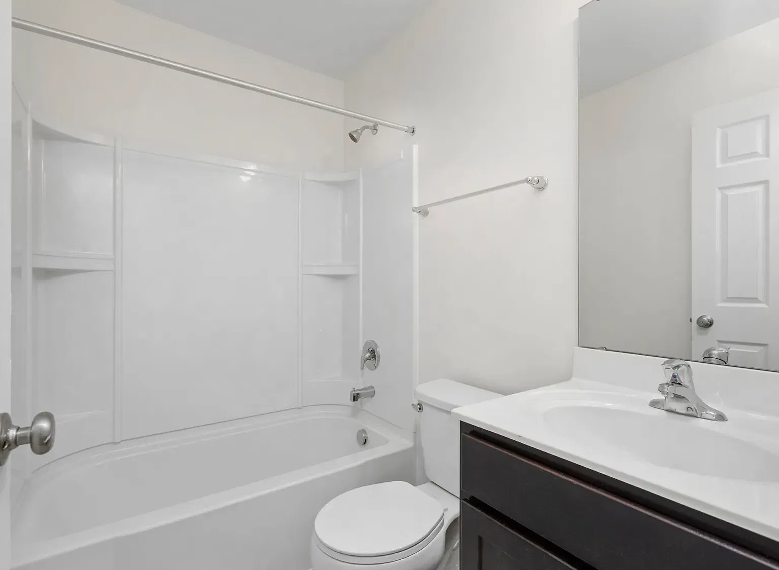 3 bed, 1315 sqft, $2,475 — Photo 3