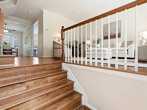 5th image of 974 Jubal Way