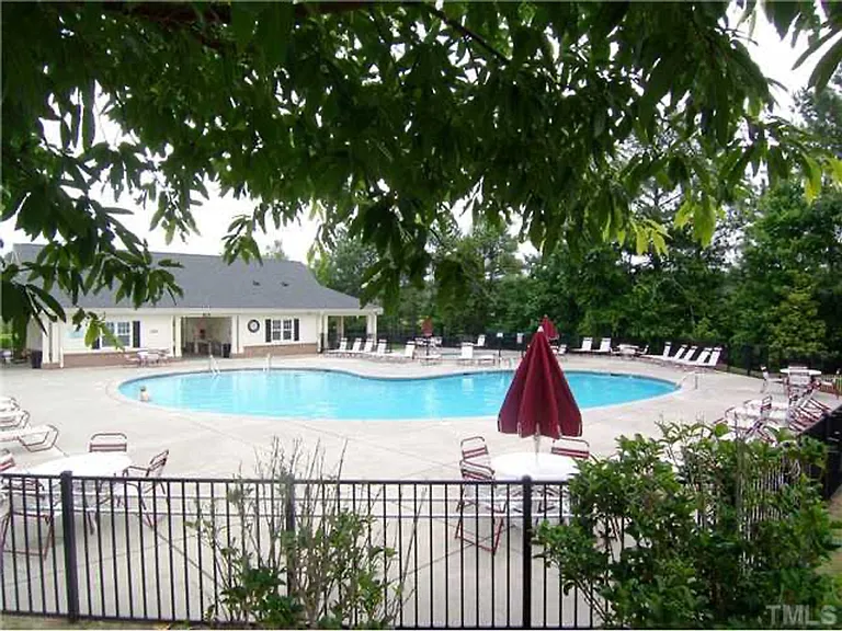 306 Linden Park Ln — Photo 9