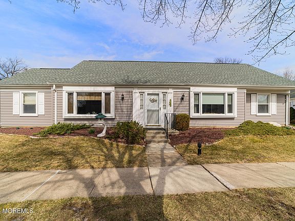 2nd image of 482 Revere Way #482B