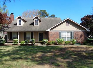 605 Old Post Rd, Russellville, AR 72802