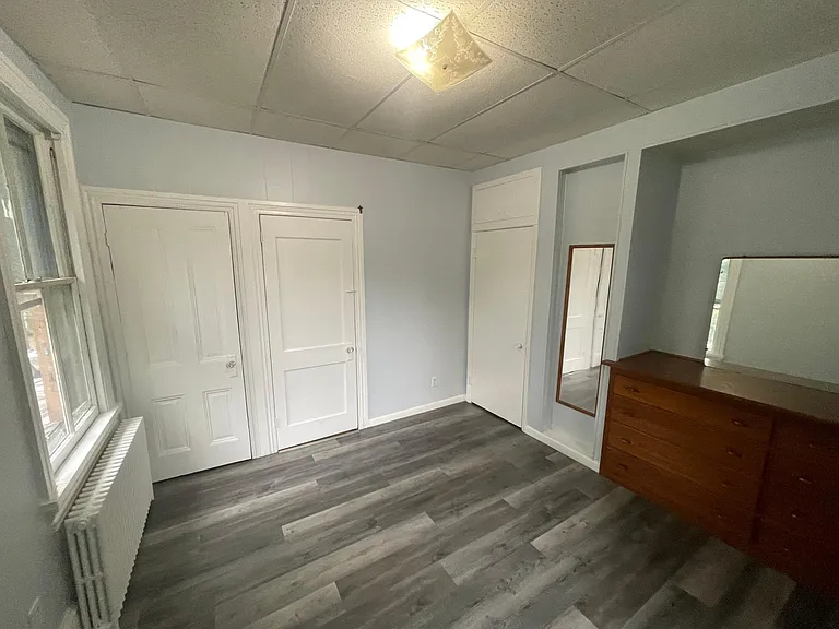 50 N Giles St #4 — Photo 8