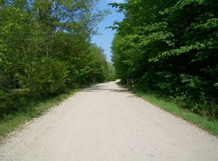 8418 Ridgeview Dr, Cheboygan, MI 49721