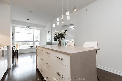 23 Glebe Rd W Photo 1