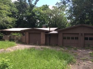 11241 Lake Dr, Willis, TX 77378