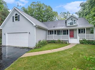 13599 S Horrell Rd, Fenton, MI 48430