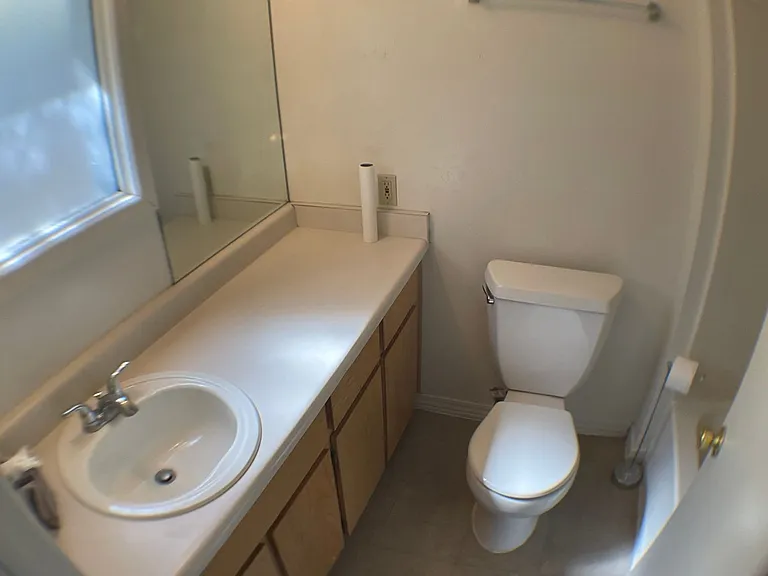 1728 N West St #B — Photo 23
