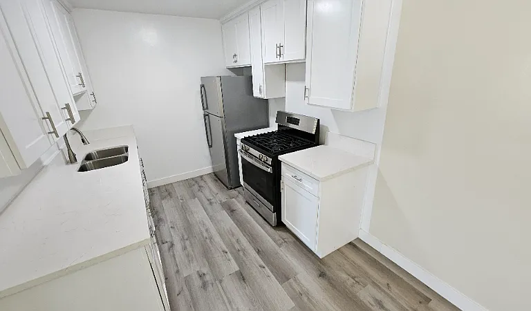 815 N Benton Way #1 — Photo 1