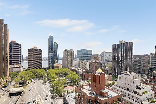 Sold by Compass | media 10
