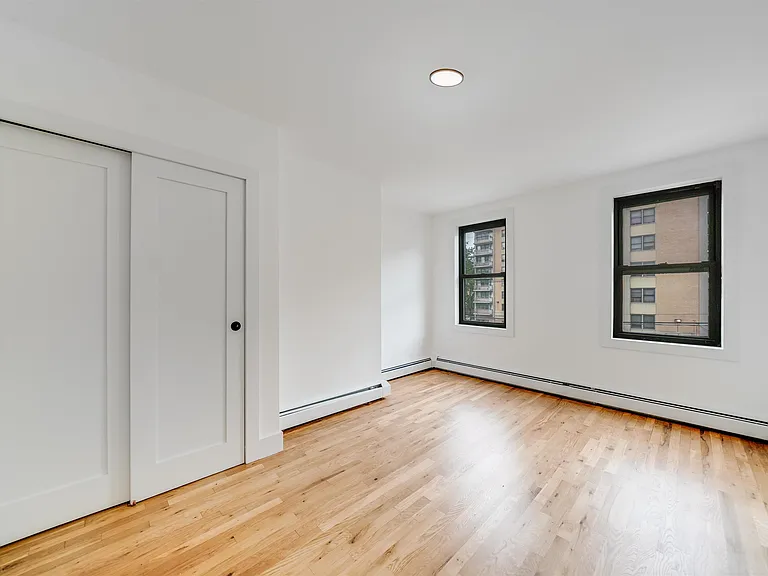216 Jefferson St #6 — Photo 4
