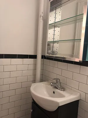 Rented by H F Hewitt Realty | media 21