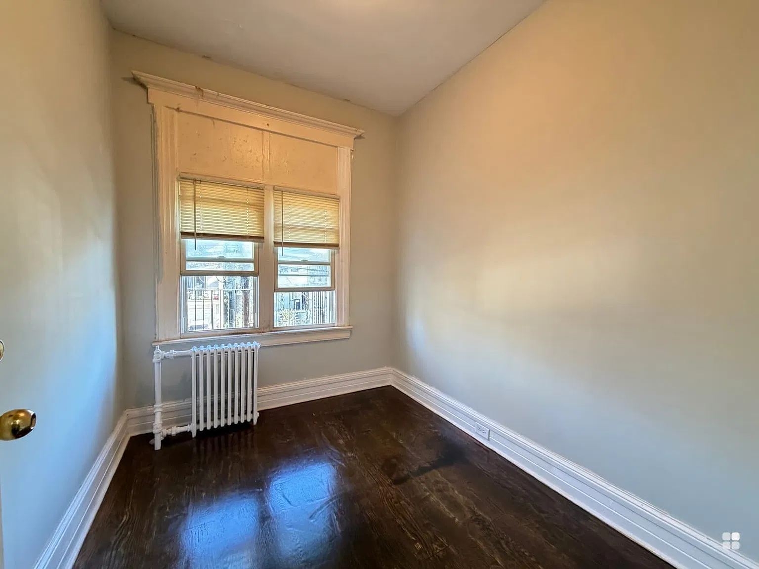 4 bed, 1200 sqft, $2,700 — Photo 2
