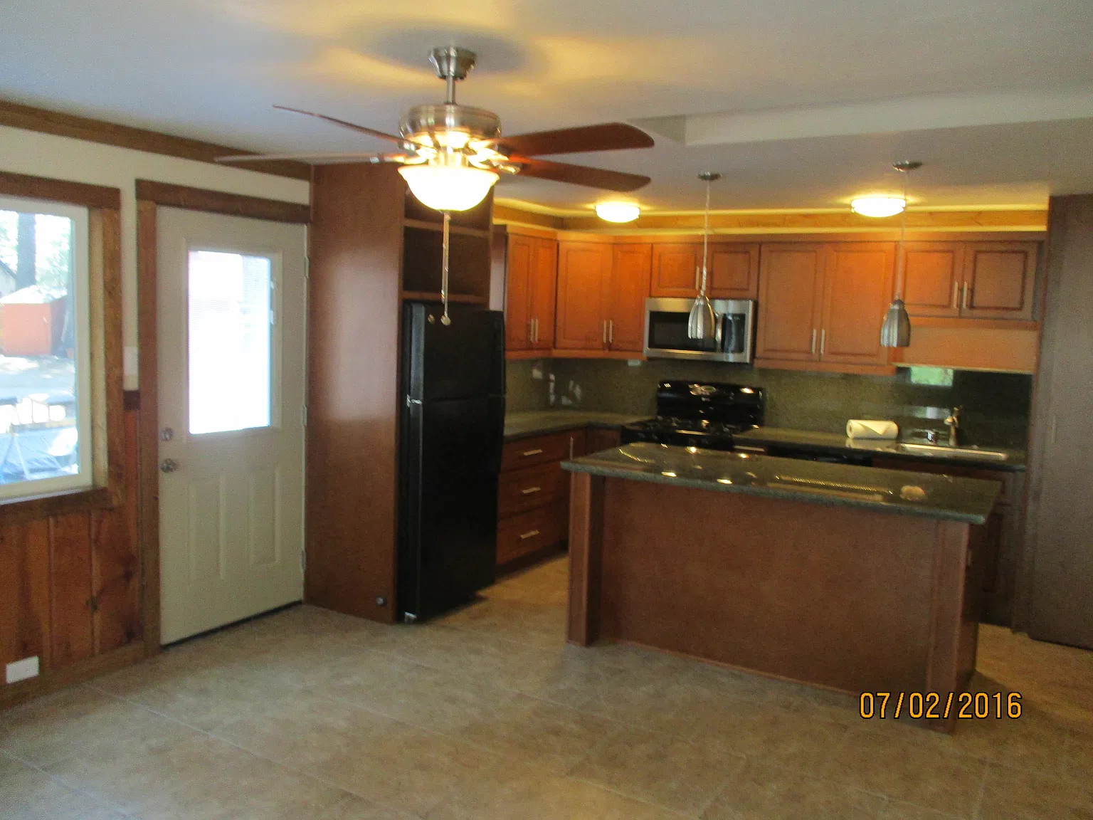 2 bed, 750 sqft, $2,125 — Photo 4