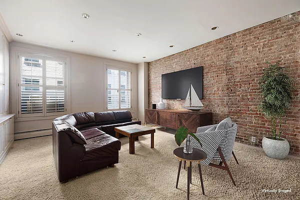 Sold by Compass | media 9