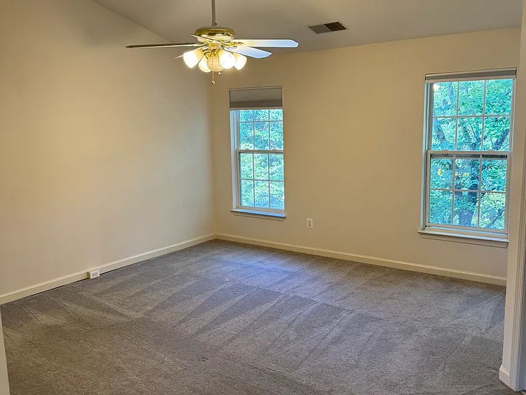 2743 Manhattan Pl — Photo 41