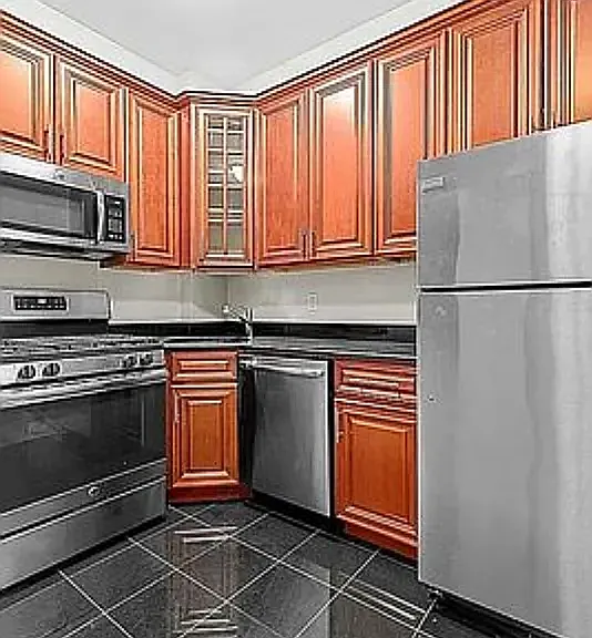 150 W 47th St #4I — Photo 2