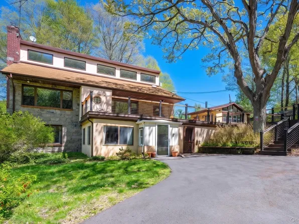 37 Mekeel St, Katonah, NY 10536