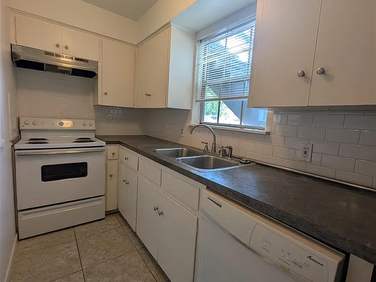 3119 Tom Green St #2 — Photo 9