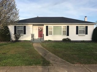 1202 N Washington St, Farmington, MO 63640