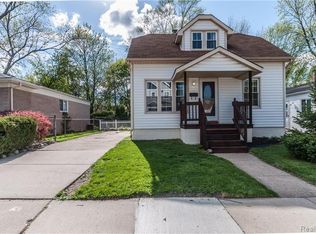 3901 Oakshire Ave, Berkley, MI 48072