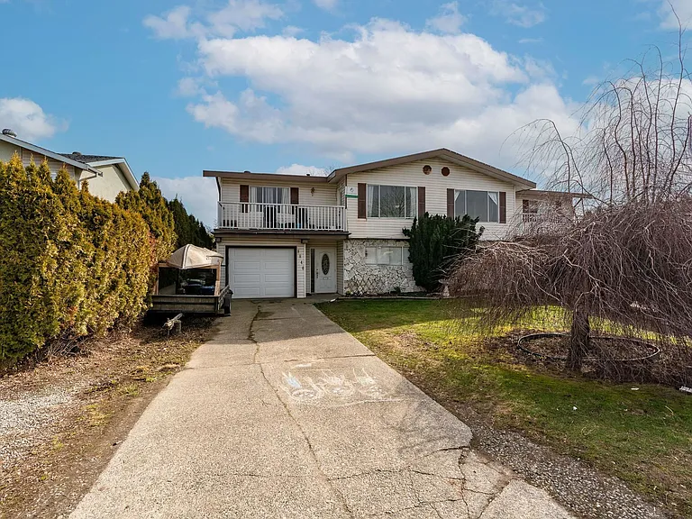 8840 Hazel St — Photo 3